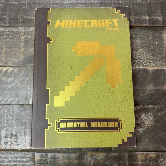 Minecraft: Essential Handbook by Mojang - Scholastic HC (2014) - Picture 1 of 4